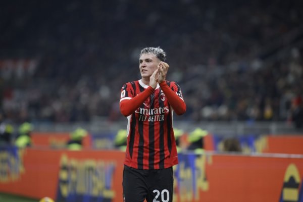 Phóng viên: A-Jimenez gần tham gia Bournemouth, với phí cho vay là 2 triệu euro + một lần mua lại 21