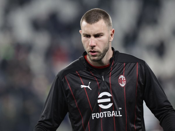 Sky Sports: Crystal Palace luôn ngưỡng mộ trung vệ của Milan Pavlovic và đang khám phá khả năng