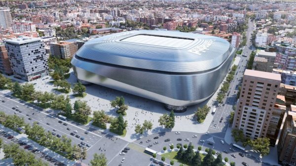 Người dẫn chương trình Cobe Radio: Tôi không hiểu tại sao trần của Bernabeu đã bị đóng cửa, và sân v